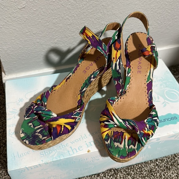 Colorful wedges - Picture 3 of 5